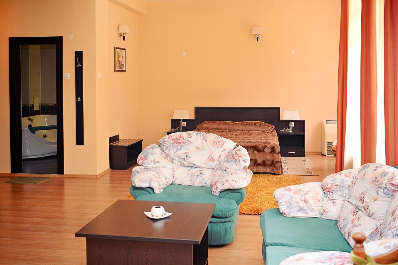 Family Art-Hotel Zora Vratsa Екстер'єр фото